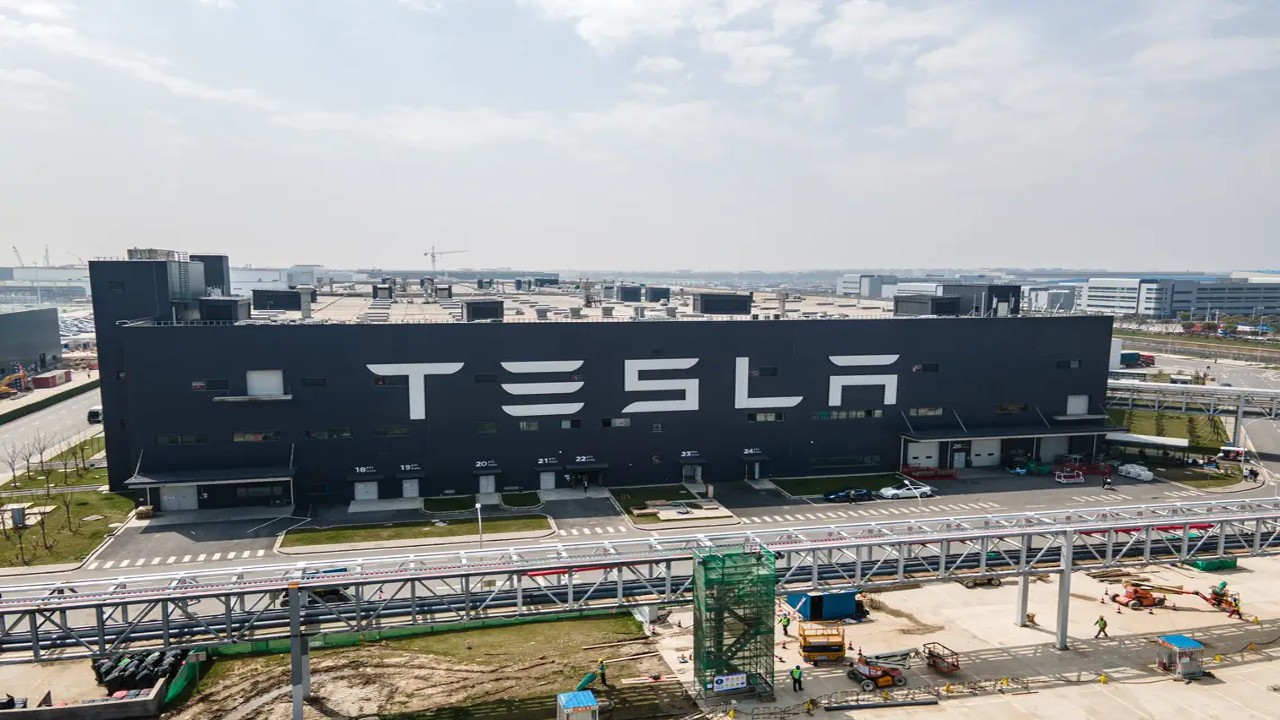 Tesla Gigafactory, Shanghai, China COMMERCIAL BUILDING